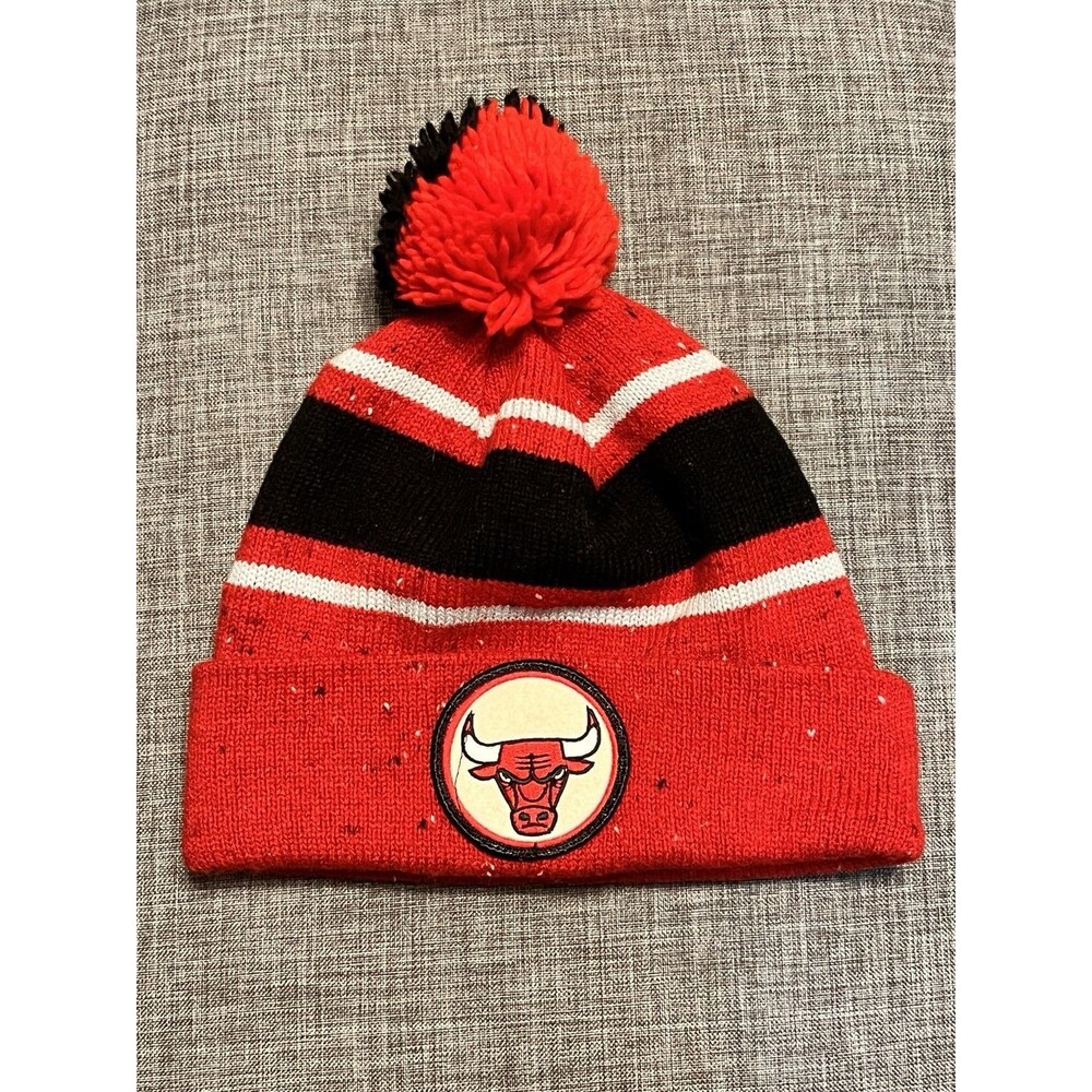 CHICAGO BULLS HAT by MITHCHELL & NESS Red Black Speckled POM BEANIE NBA Licensed